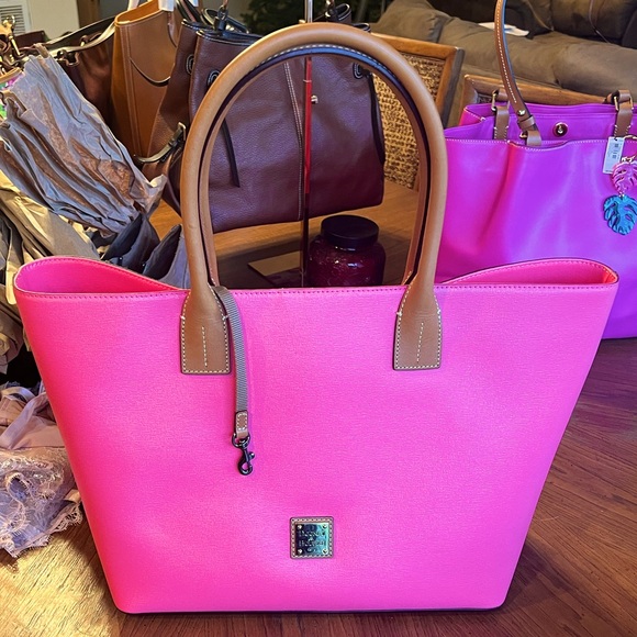 Dooney & Bourke Medium Russel tote, Saffiano leather, color  Bubblegum pink💕 - Picture 8 of 14